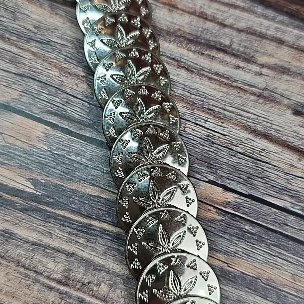 SILVER FLORAL DISC STRETCH BELT